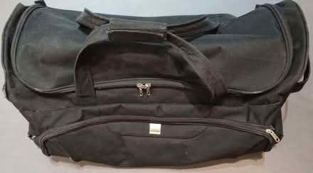 Photo of free Large black sports/travel holdall (Teddington TW11) #1