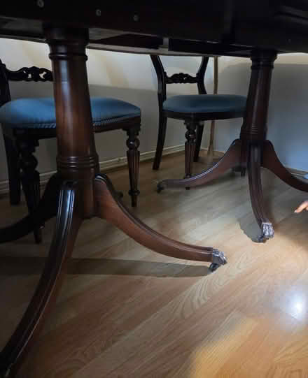 Photo of free Large Mahogany Dining Table (Hackney Road E2) #4