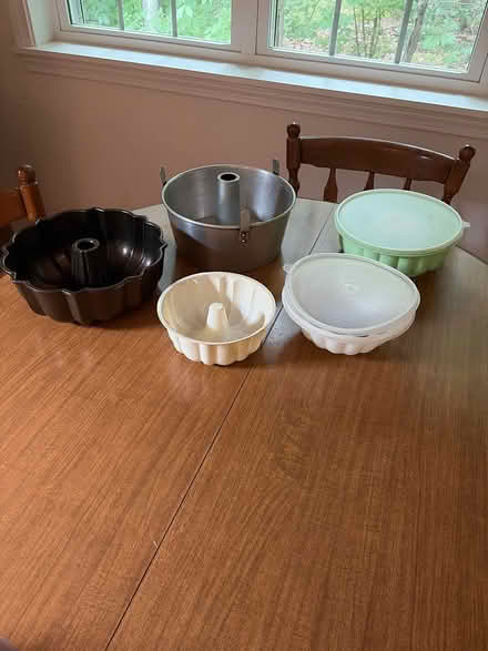Photo of free Baking pans, wooden salad bowls (Off Lexington st in Waltham) #1