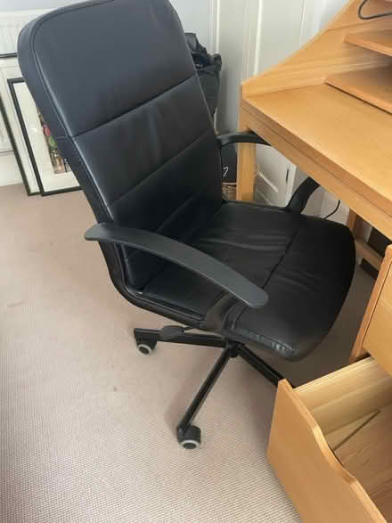 Photo of free Small wooden desk (Greenwich SE10) #4