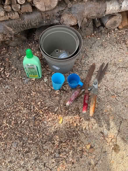 Photo of free Miscellaneous garden shed stuff (OX2 North Oxford) #1
