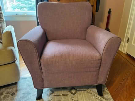 Photo of free Arm chair (11563) #1