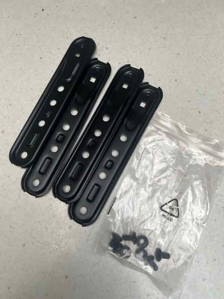 Photo of free VESA TV mounting bracket extending arms (Hulme M16) #1