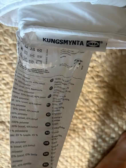 Photo of free Double duvet toppper (BA15 central BOA) #2