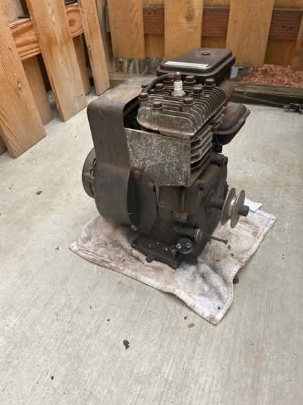 Photo of free Briggs & Stratton engine (Hazel Dell) #2