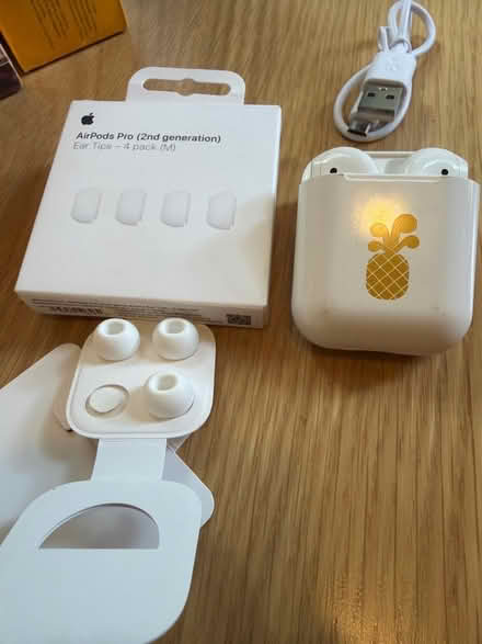 Photo of free Air pods suff (Barnsbury N1) #1