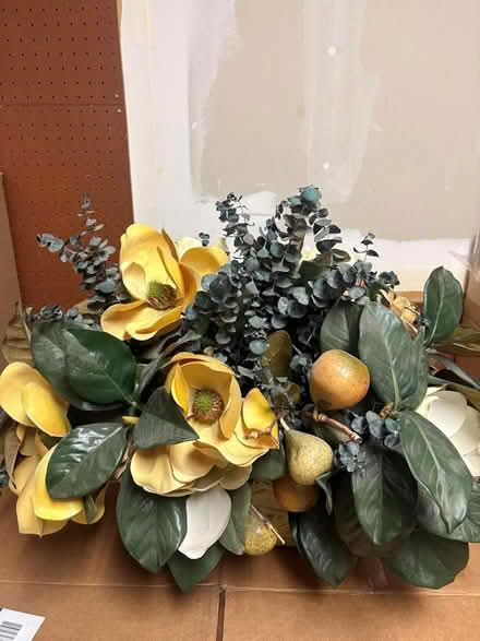 Photo of free Silk flower centerpiece (Los Altos Grant and Fremont) #1