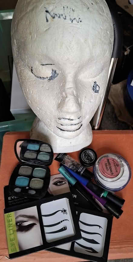 Photo of free Play make up & head (CB4 3) #1