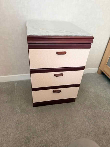 Photo of free Dressing table and two sets of matching drawers (Coaltown of Balgonie KY7) #1