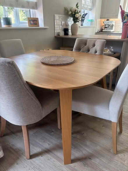 Photo of free Oak 4-6 extending table (Towcester NN12) #2