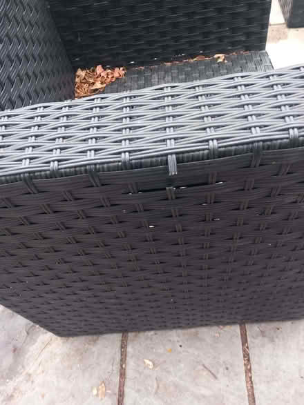 Photo of free Garden set with some damage (Tilehurst RG30) #2