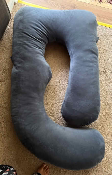 Photo of free pregnancy pillow (frederick) #1