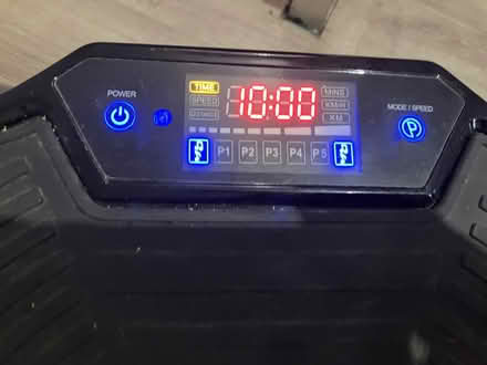 Photo of free whole-body vibration plate (Guidlford GU1) #2