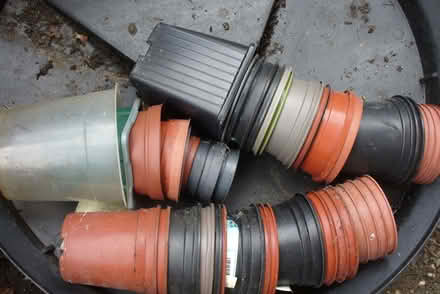 Photo of free plastic plant pots (Far Bletchley MK3) #1