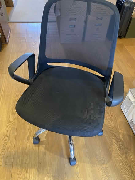 Photo of free Desk chair on wheels (Blackheath SE3) #2