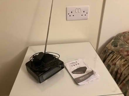 Photo of free Bedside Radio Alarm Clock (Upper Pickwick SN13) #1