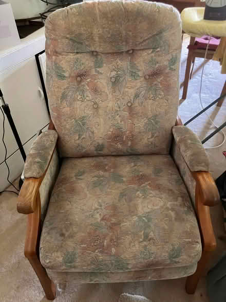 Photo of free 2 armchairs. One is a recliner , both have signs of wear but (Ellel LA2) #1