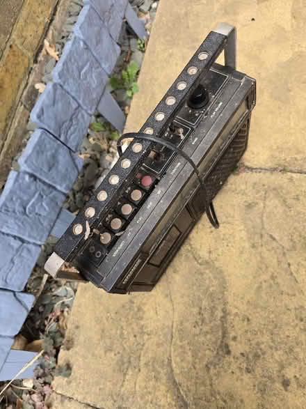 Photo of free Radio (Latton Bush CM18) #2
