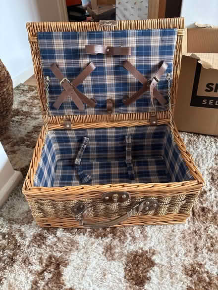 Photo of free Picnic basket (Abingdon OX14 2DQ) #2