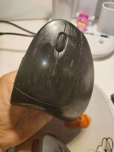 Photo of free Anker Wireless Vertical Ergonomic Mouse (White City W12) #2