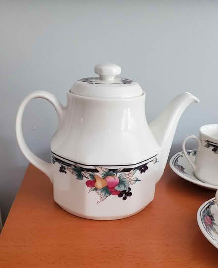 Photo of free Teapot and tea cups and saucers (Stevenage, Great Ashby, SG1) #3