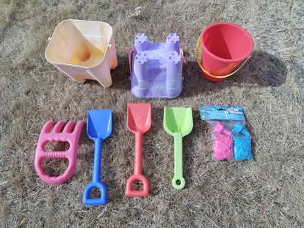 Photo of free Kids buckets and spades (Ringwood BH24) #1