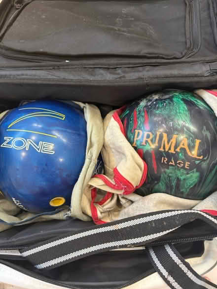 Photo of free ten pin bowling balls and bag (Croydon. CR2 9) #1