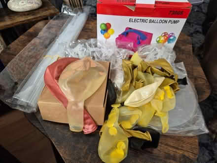 Photo of free Balloon arch and display kit (Wolverhampton WV10) #1