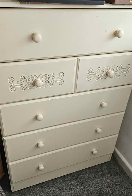Photo of free chest of drawers 1 (cf44 6rb) #1