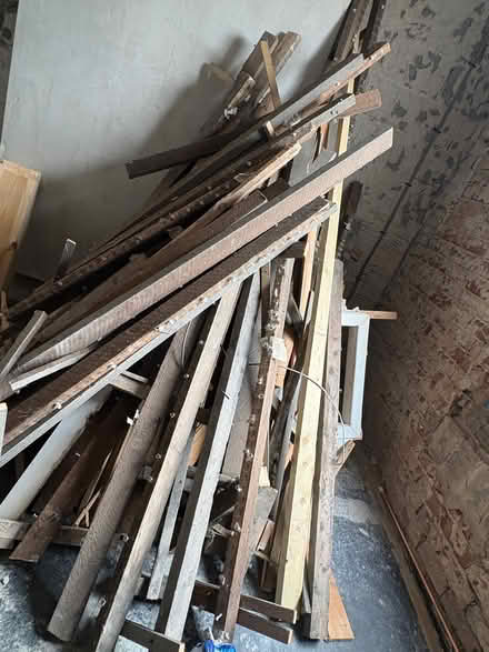 Photo of free Dry wood for log burner maybe? (Stanhill BB5) #1