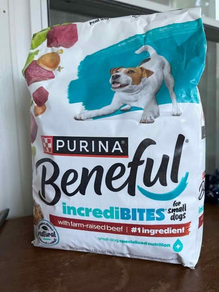 Photo of free Purina Dog chow (Medford-Fulton Heights) #1