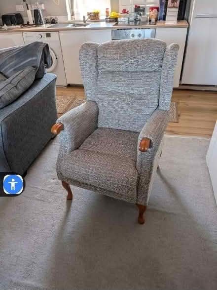 Photo of free Single chair (Elland HX5) #1