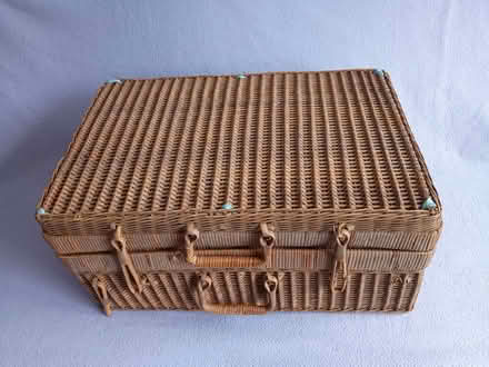 Photo of free Really sweet picnic hamper including tablecloth and napkins (Upper Wolvercote OX2) #2