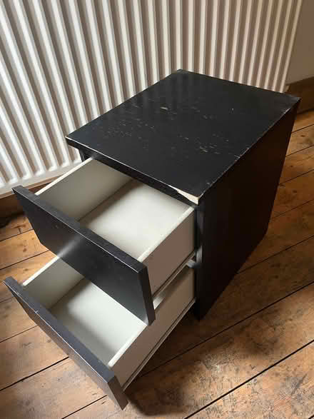 Photo of free Chest of Drawers/Bedside Table (Barnsbury N1) #2