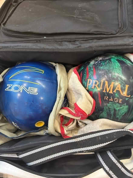 Photo of free ten pin bowling balls and bag (Croydon. CR2 9) #2