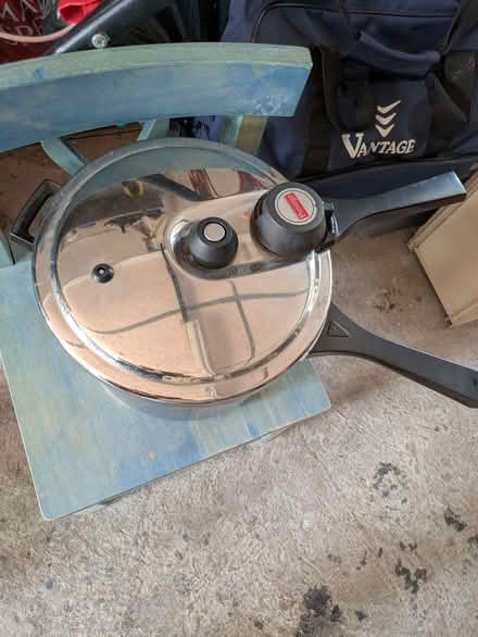 Photo of free Pressure cooker (Sunny Hill DE23) #2
