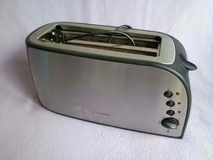 Photo of free 4-slice electric toaster. Used but working (Upper Wolvercote OX2) #1