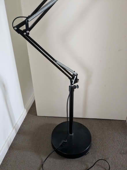 Photo of free Black metal anglepoise magnifying lamp (France Lynch GL6) #4