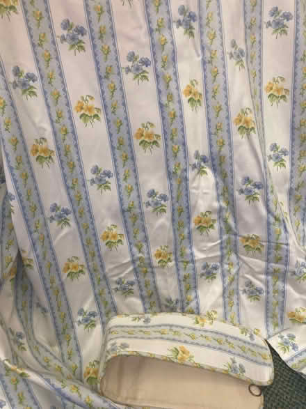 Photo of free Single long curtain (Clevedon BS21) #1