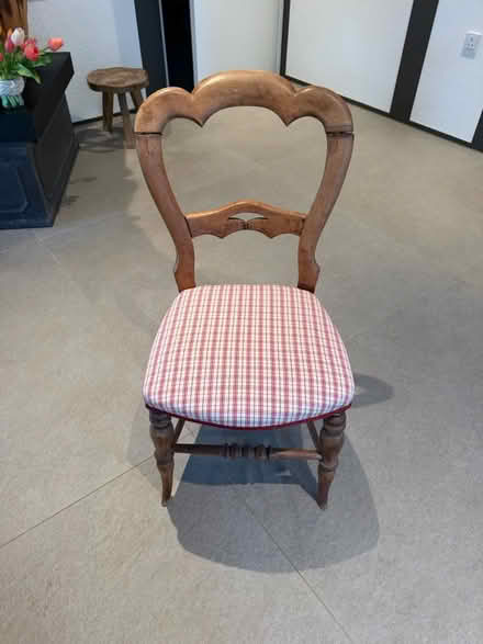 Photo of free Victorian chair (Sevenoaks) #1