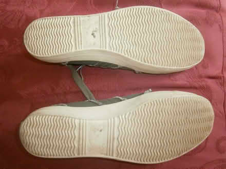 Photo of free Clarks Women’s Canvas Pumps (Denham UB9) #2