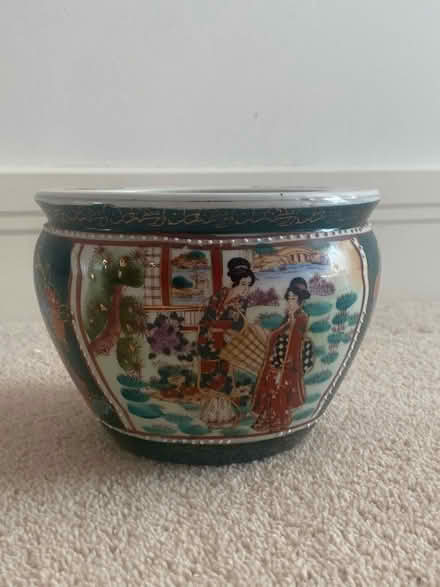 Photo of free Matching large and small plant pots (Caversham RG4) #4