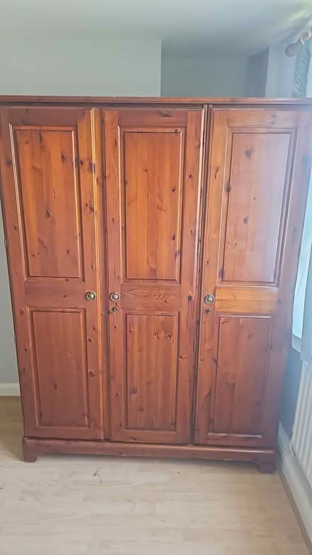 Photo of free triple wardrobe Ducal (South Croydon CR2 7EF) #4
