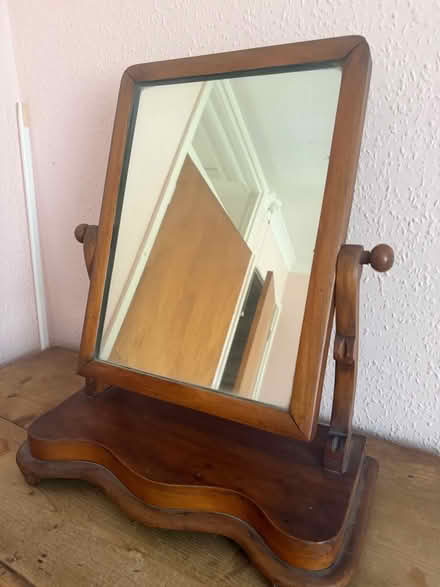 Photo of free Mirror on stand (Dagenham RM9) #1