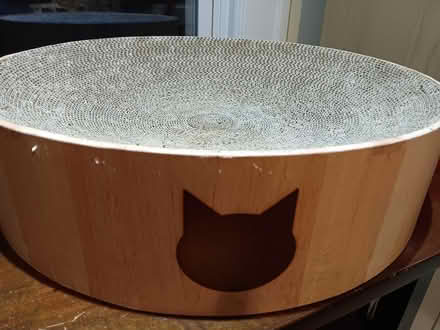 Photo of free Cat Bowl Scratcher/Bed (Near Price Chopper Saugerties) #1