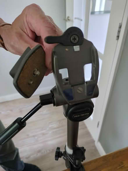 Photo of free Velbon camera tripod PH157Q (Highcliffe) #4