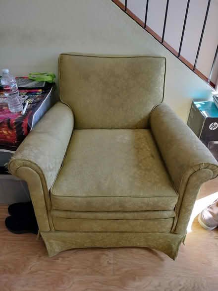 Photo of free armchair (Off Bernardo and El Camino) #1