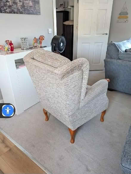 Photo of free Single chair (Elland HX5) #2