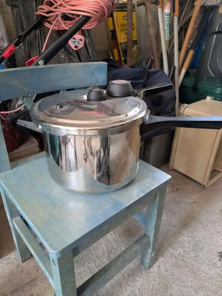 Photo of free Pressure cooker (Sunny Hill DE23) #1