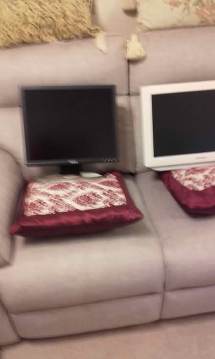 Photo of free Wall mounted TV &Computer Monitor (Gobowen Shropshire WV16) #3